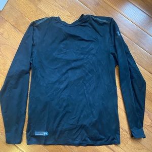 Men’s Under Armour compression shirt; size large